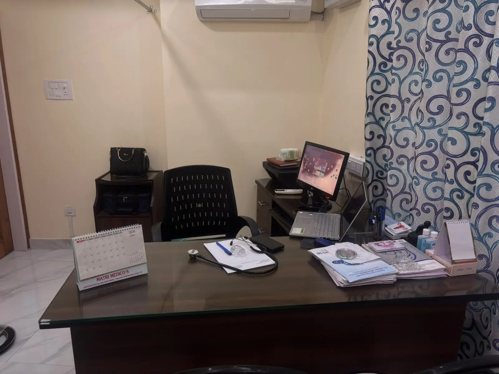 Doctor's consultation chamber